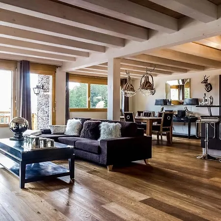 Homestay Luxury 4 Bedroom House